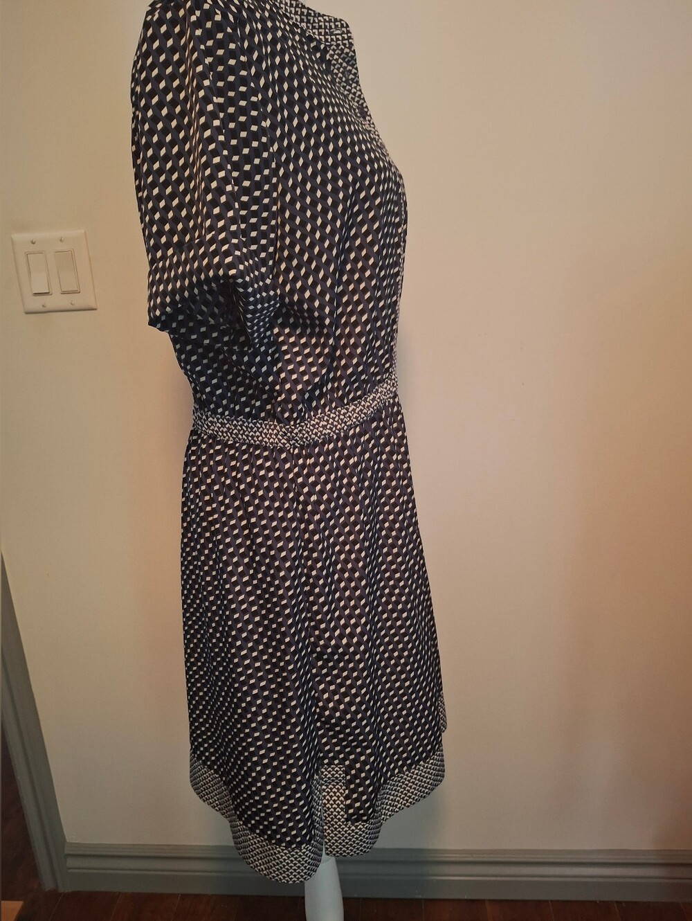 Sweet Smart Set Geometric Print  Elasticized Waist Dress. Ladies L. NWOT. - Picture 6 of 16
